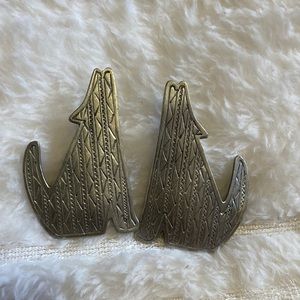 JJ pewter howling wolf earrings